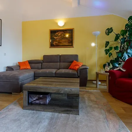 Dolloree Apartment *