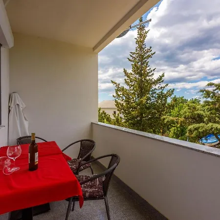 Dolloree Apartment