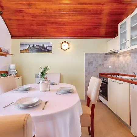Apartman Dolloree *