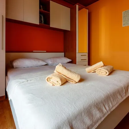 Dolloree Apartman *