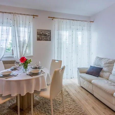 Dolloree Apartman