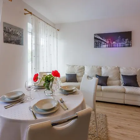 Dolloree Apartman *